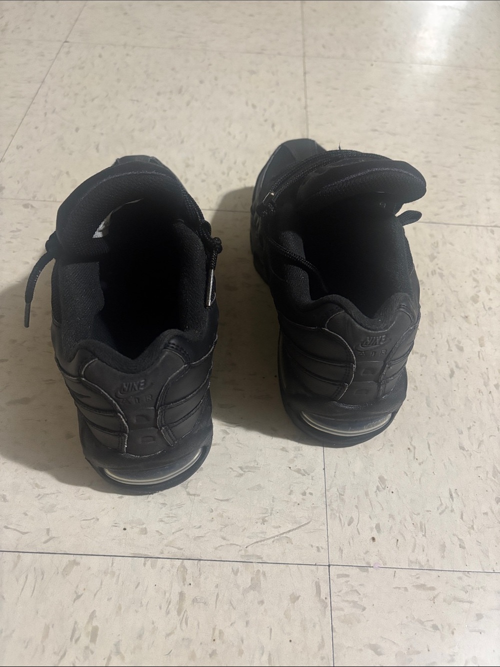 Boy’s Black Air Max 95 Athletic Sneakers - Picture 3 of 4